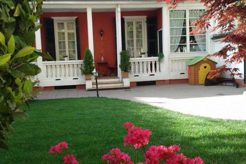 AT Home 128 : little garden in the city, Турин