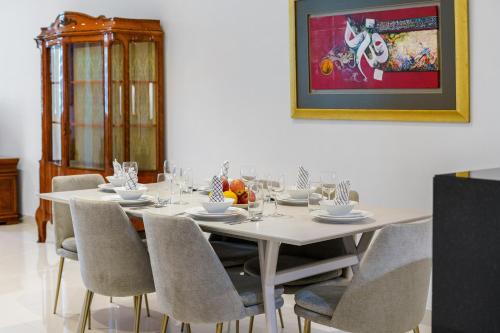 Homey 2BR DAMAC Maison Cour Jardin, Business Bay, Дубай (фото 5)
