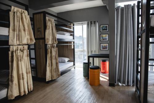 SLEEP TO FLY HOTEL & HOSTEL suvarnabhumi airport near โรงเรียนเทพศิรินทร์ร่มเกล้า