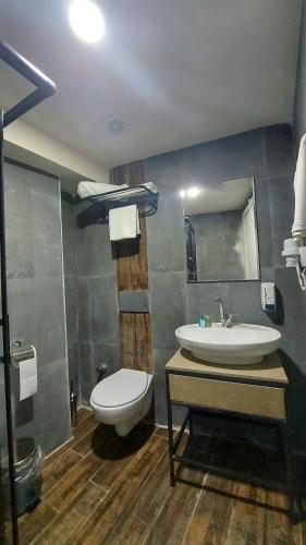 Standard Double Room image 1