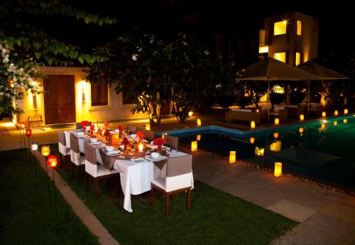 Restaurant, Shreyas Retreat in Nelamangala