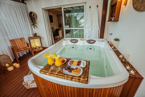 Hotel VillaReal Guaratuba - Caieiras - 온수 욕조