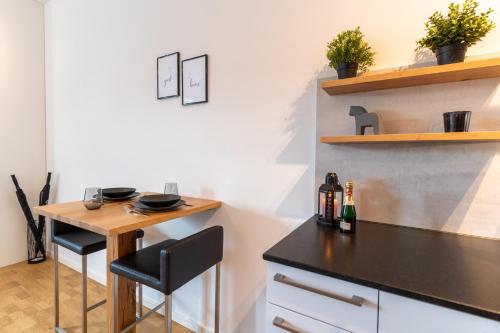 Handmade I Modern I Luxury I Kitchen I Home Office I Parkplatz in Holzgerlingen, Deutschland