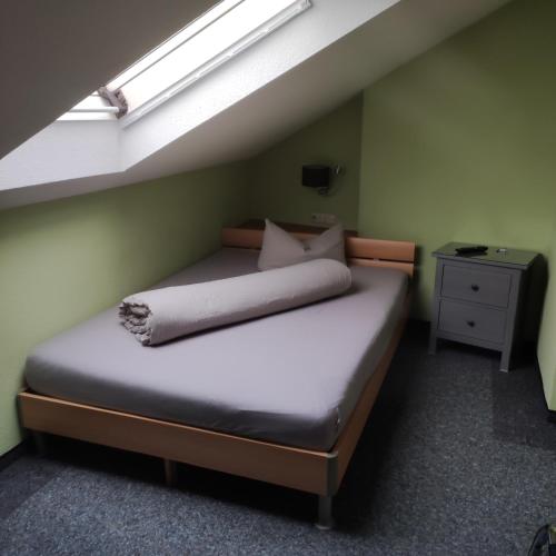 1 twin bed