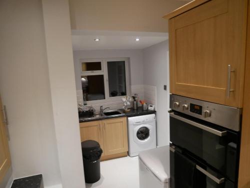 The Kyoto House - Spacious Cosy Bedrooms - image 14