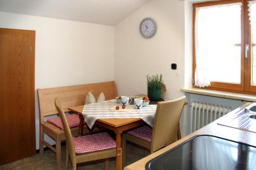One-Bedroom Apartment image 10