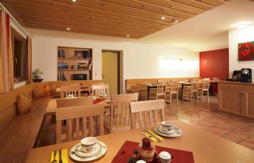 Haus Anna Apartments - image 4