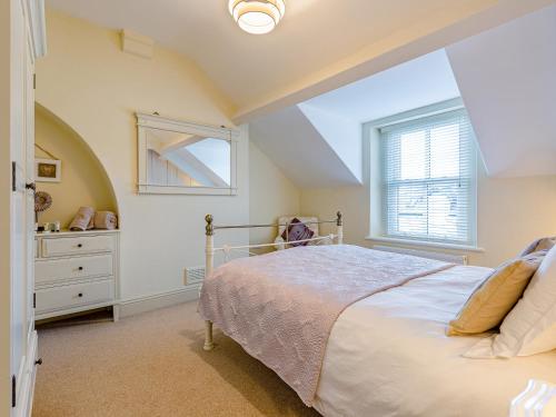 Oak House - image 3
