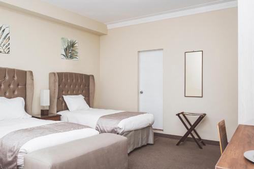 Hostal Lirium - image 4