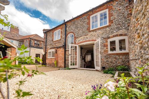 Number 27 by Big Skies Cottages, Holt (photo 3)