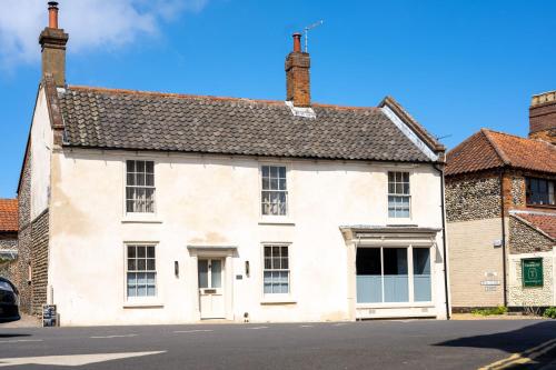 Number 27 by Big Skies Cottages, Holt (photo 4)