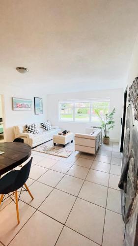 MAGIC CITY HOUSE!12min to the BEACH,SHOP,EAT&RELAX!