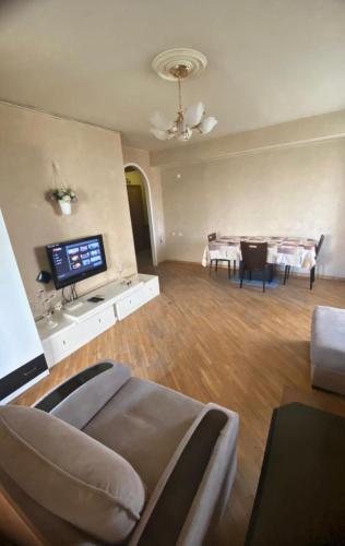 Apartment in Yerevan on Yervand Kochar Street, Ереван (фото 4)