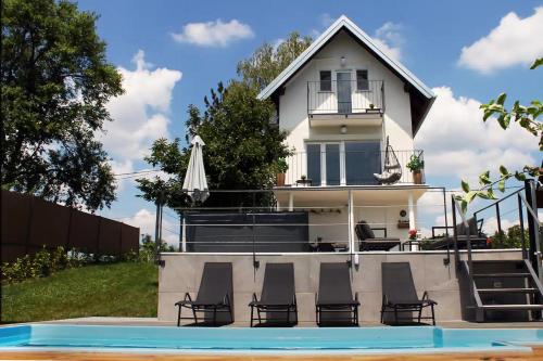 House with hot tub, sauna and swimming pool near Zagreb