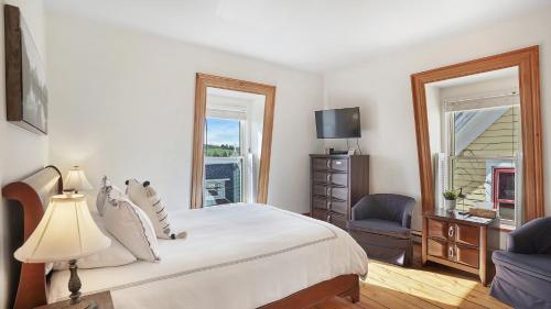 Queen Room with Sea View - Top Floor