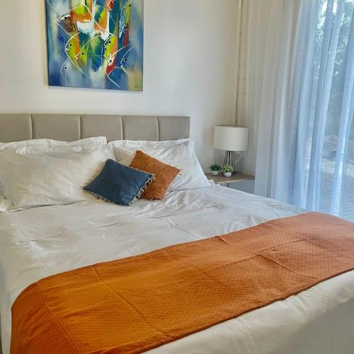 Double or Twin Room image 3