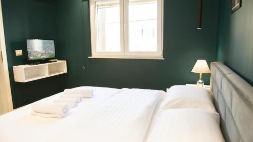 Matisse No9 - One Bedroom City Center Apartment, Tirana (photo 9)