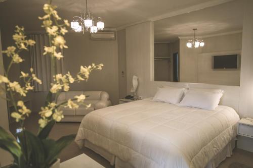 1 king bed, 2 twin beds
