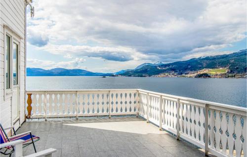 ทัศนียภาพภายนอกโรงแรม, 5 Bedroom Amazing Home In Strandebarm in สตรานเดบาร์ม