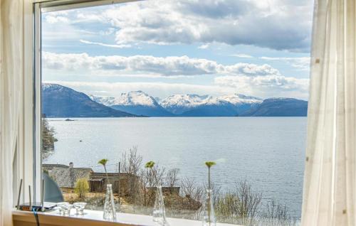 ทัศนียภาพ, 5 Bedroom Amazing Home In Strandebarm in สตรานเดบาร์ม