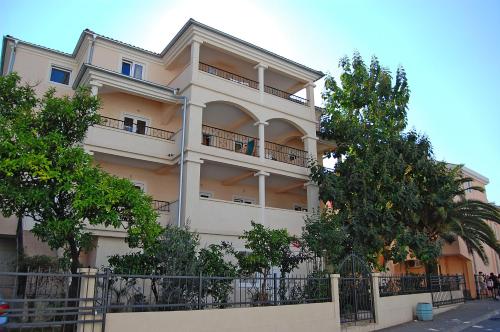 Vila Maslina Guesthouse - image 2