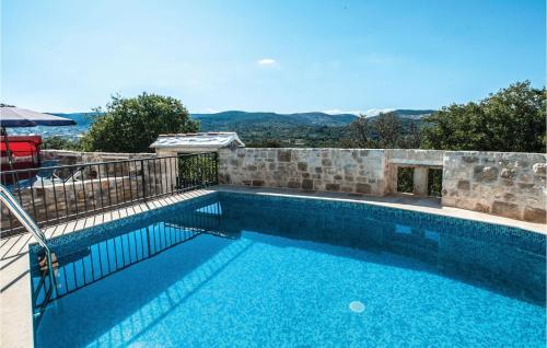 Pet Friendly Home In Donji Humac With Outdoor Swimming Pool