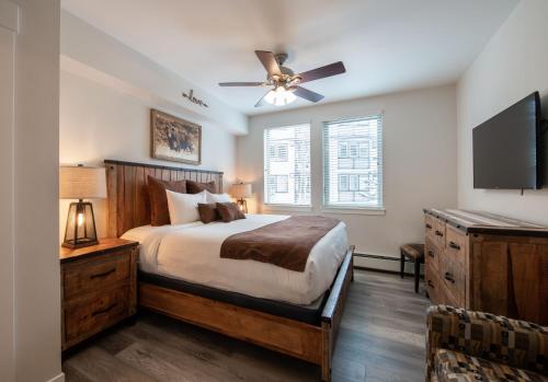 Deluxe Fraser Crossing Founders Pointe Condo with Ski Storage and washer dryer condo in Winter Park (CO)