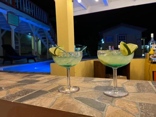 Welcome to Tropical Paradise Hotel - The Best Caye Caulker Hotel