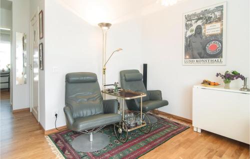 Awesome Apartment In Visby With Kitchen in 이스트 비스뷔