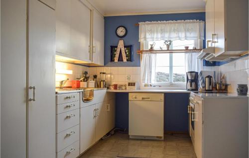 Κουζίνα, Stunning Home In Lindesnes With 3 Bedrooms And Wifi in Spangereid