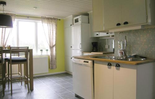 virtuve, Lovely Home In Annerstad With Wifi in Annerstad