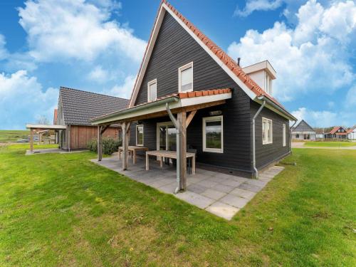 Exterior view, Modern detached holiday home a stone's throw from the beach in Tholen