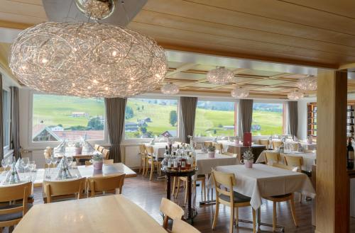 Restorāns, Hotel Frohe Aussicht in Schwende