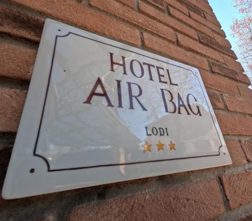 . Hotel Air Bag