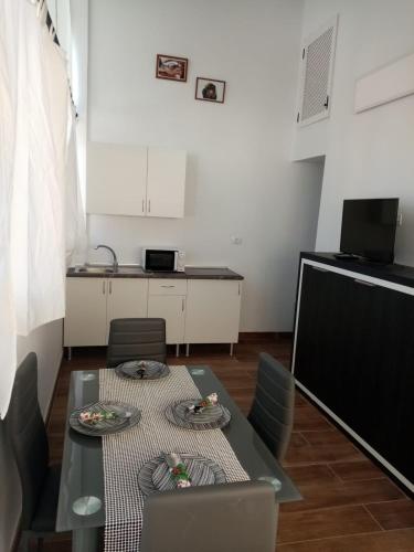 Sleeps 3