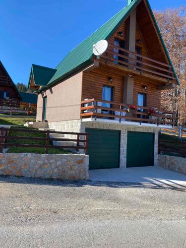 LUX VILLA MAXiM