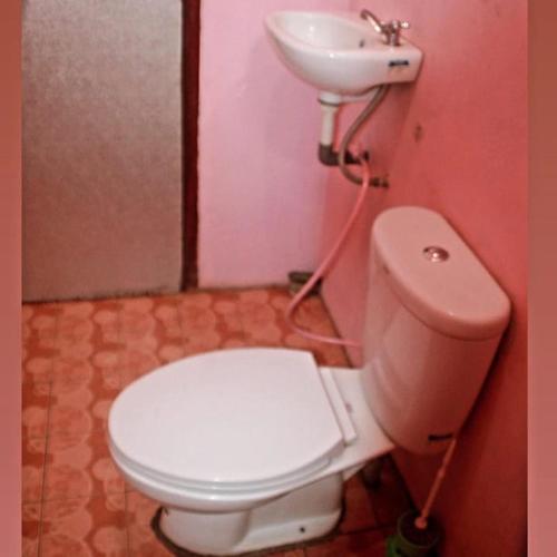 Bathroom, Lucas Authentic Lodge in Bajawa