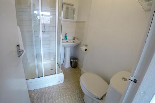 Ashdale Guest House - image 4
