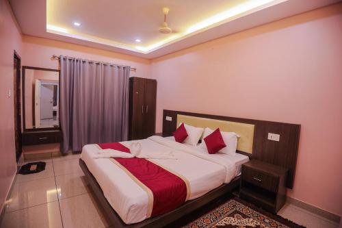2 king beds, 1 twin bed, 1 sofa bed