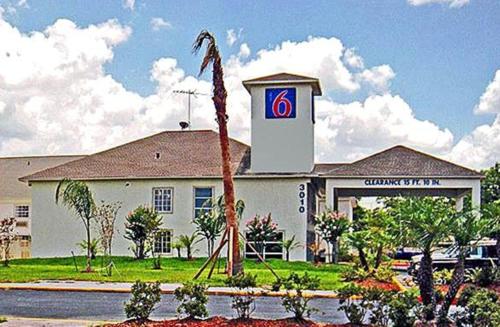 . Motel 6-Pasadena, TX