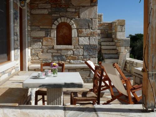 Traditional stone-built cottages Azalas