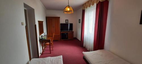 2 bedrooms, 3 beds
