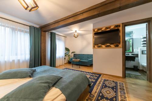 Ranger Chalet - image 4