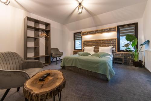 Ranger Chalet - image 6