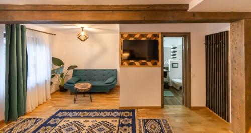 Ranger Chalet - image 13