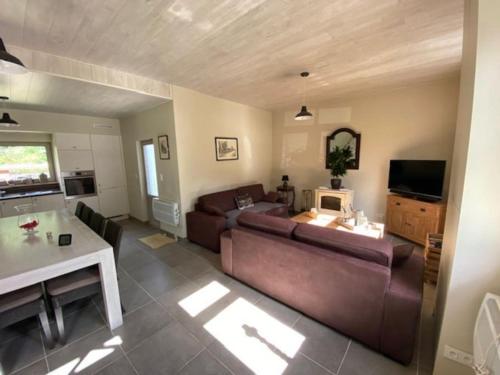 Cosy landelijk huisje nabij riviertje in Trefcon