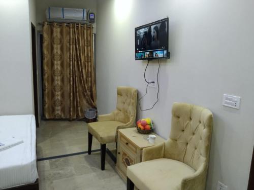 Dove inn Hotel near Shaukat Khanum Hospital – Lahore, WI