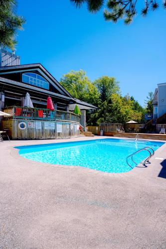 Updated Blue Mountain Studio @ North Creek Resort in The Blue Mountains (ON)