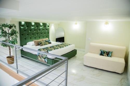 Gentile Suite Centro Storico near Santa Maria dellAnimPurgatorio Ad Arco Kirche