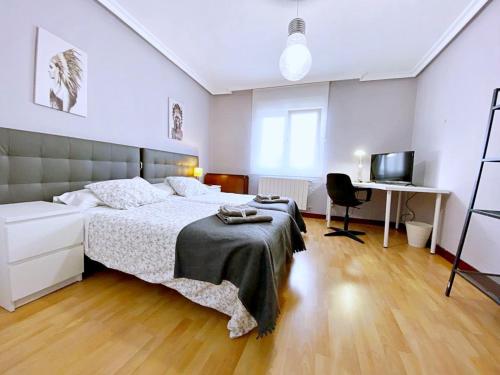  Apartamentos Milán 1 wifi y parking gratuito in Oviedo